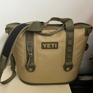 Yeti hopper